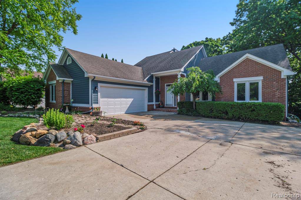 Highland Twp, MI 48357,2553 Bay Vista Drive