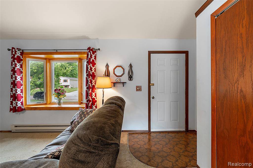 Waterford Twp, MI 48329,3871 Coventry Valley Drive