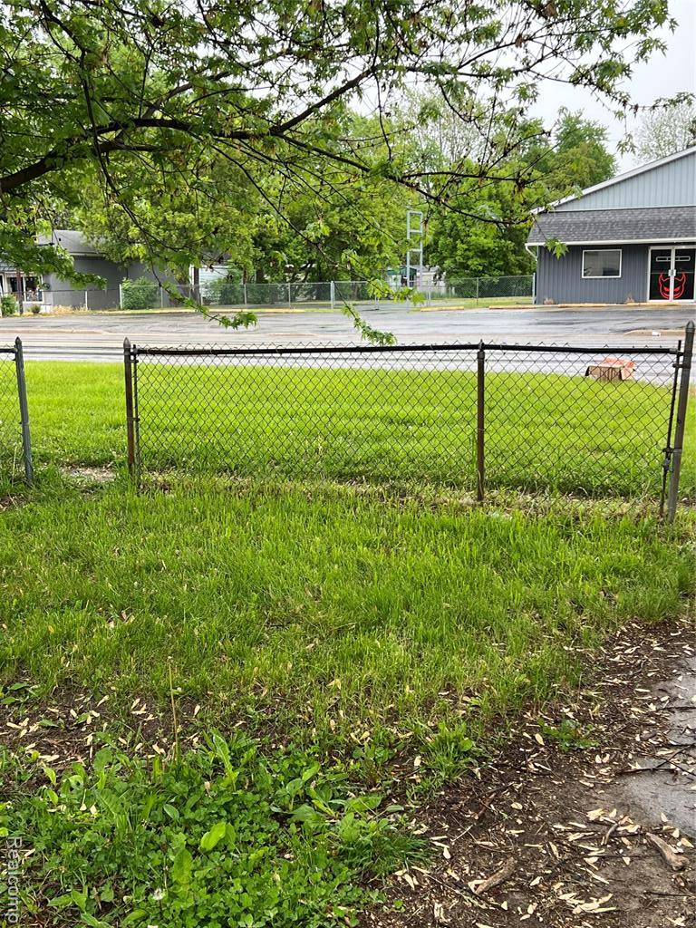 Flint, MI 48507,4172 Fenton Road