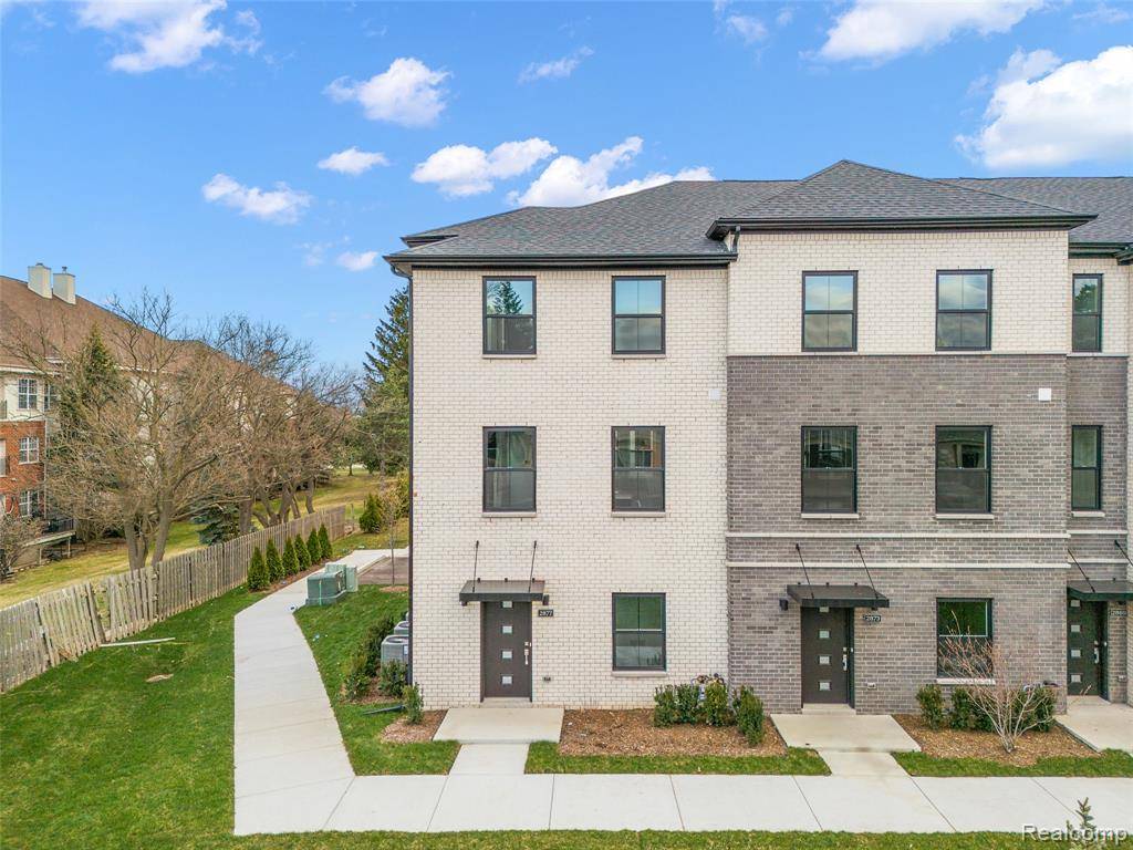 Troy, MI 48084,2805 Summers Place