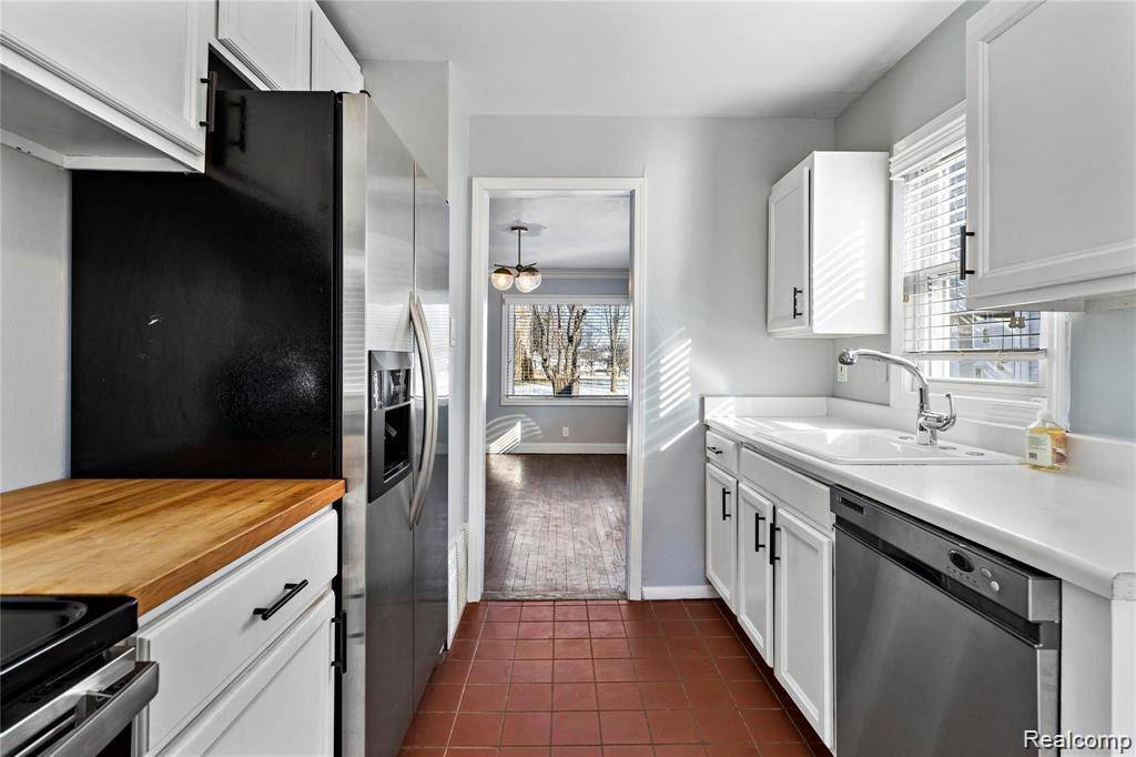 Berkley, MI 48072,4033 OAKSHIRE Avenue