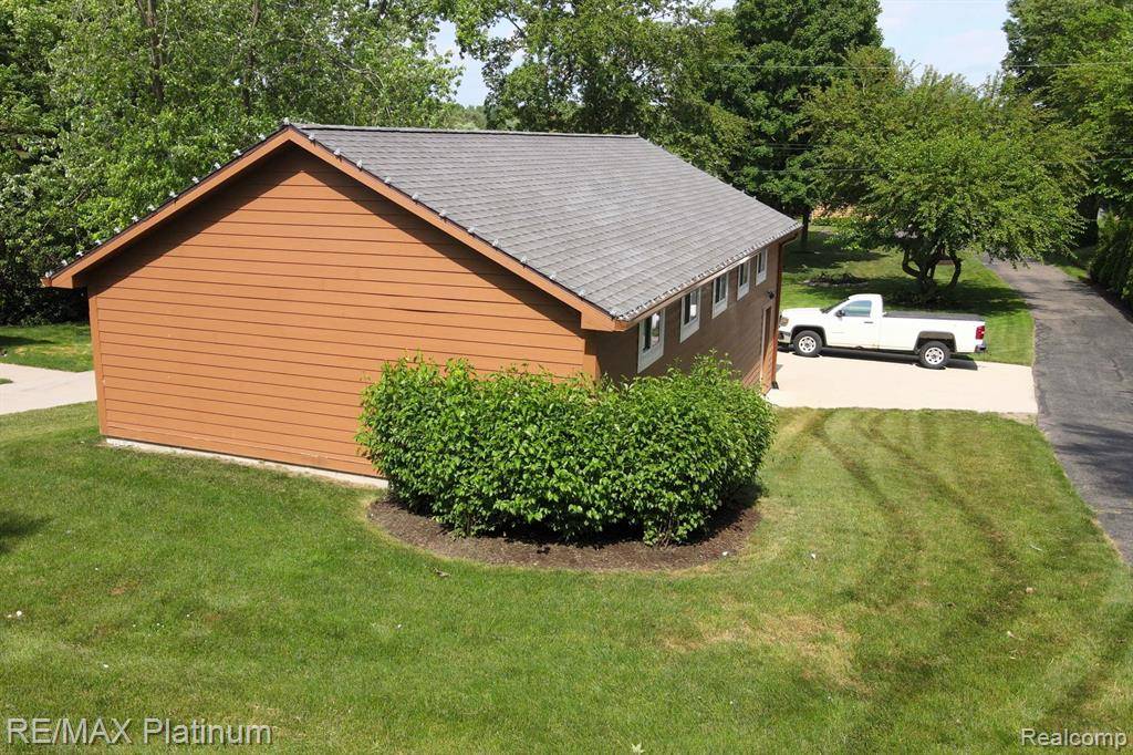 Brighton, MI 48114,2757 S Hacker Road