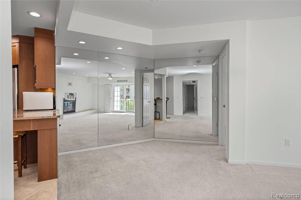 Waterford Twp, MI 48328,3565 Port Cove Drive 68