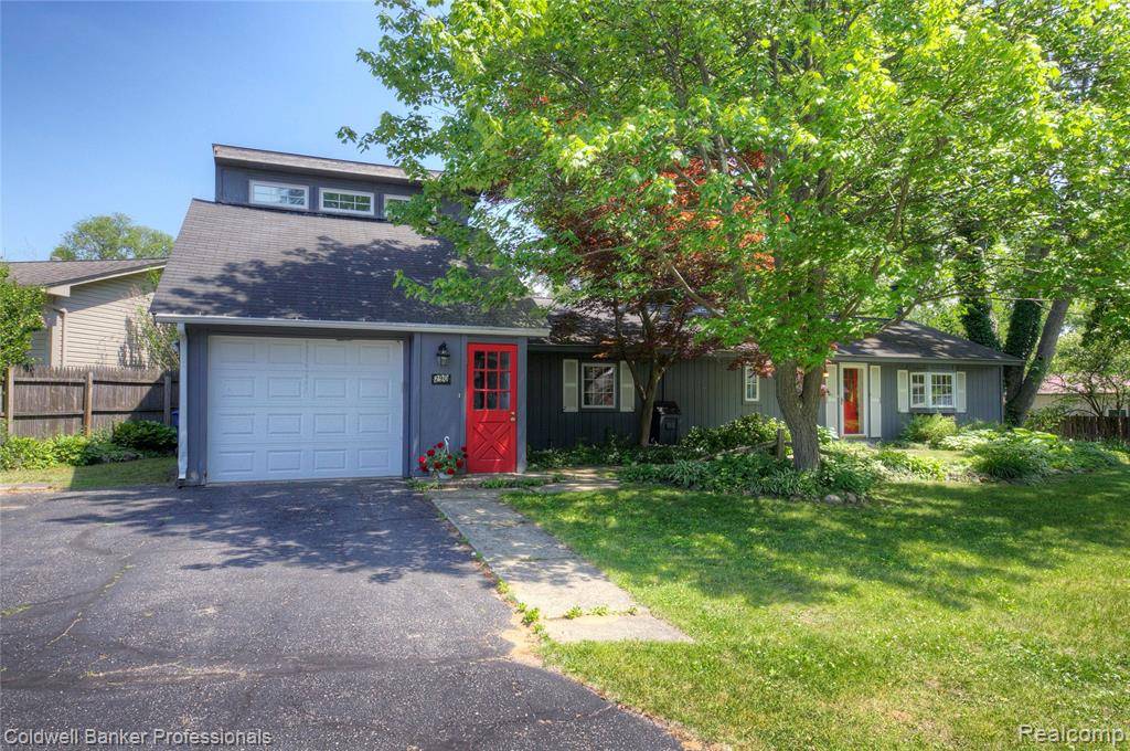 Waterford Twp, MI 48327,290 Florawood Boulevard