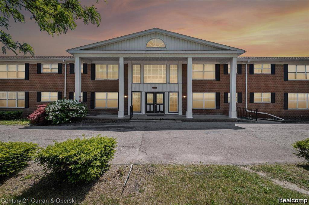 Redford Twp, MI 48239,25301 5 mile 125