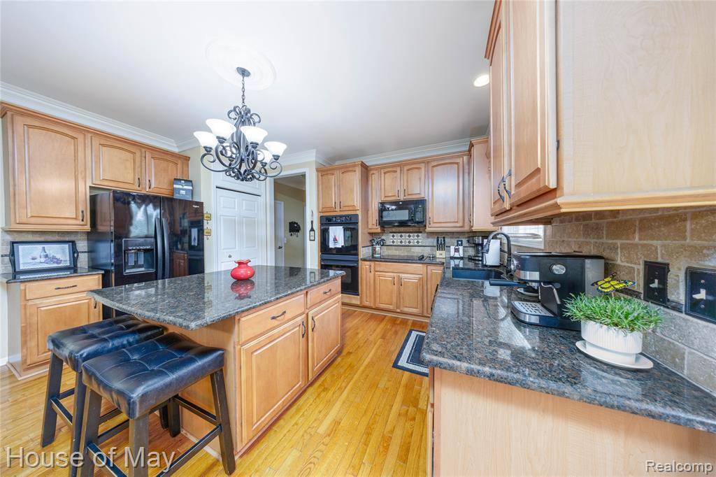Commerce Twp, MI 48382,1768 Carriage Hill