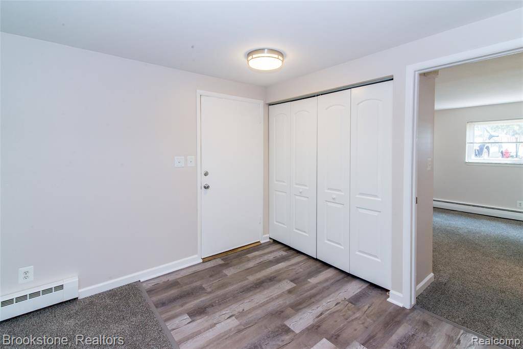 Farmington, MI 48336,31831 Grand River Avenue 49