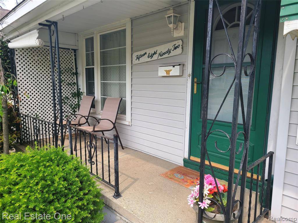 Redford Twp, MI 48239,15892 Centralia