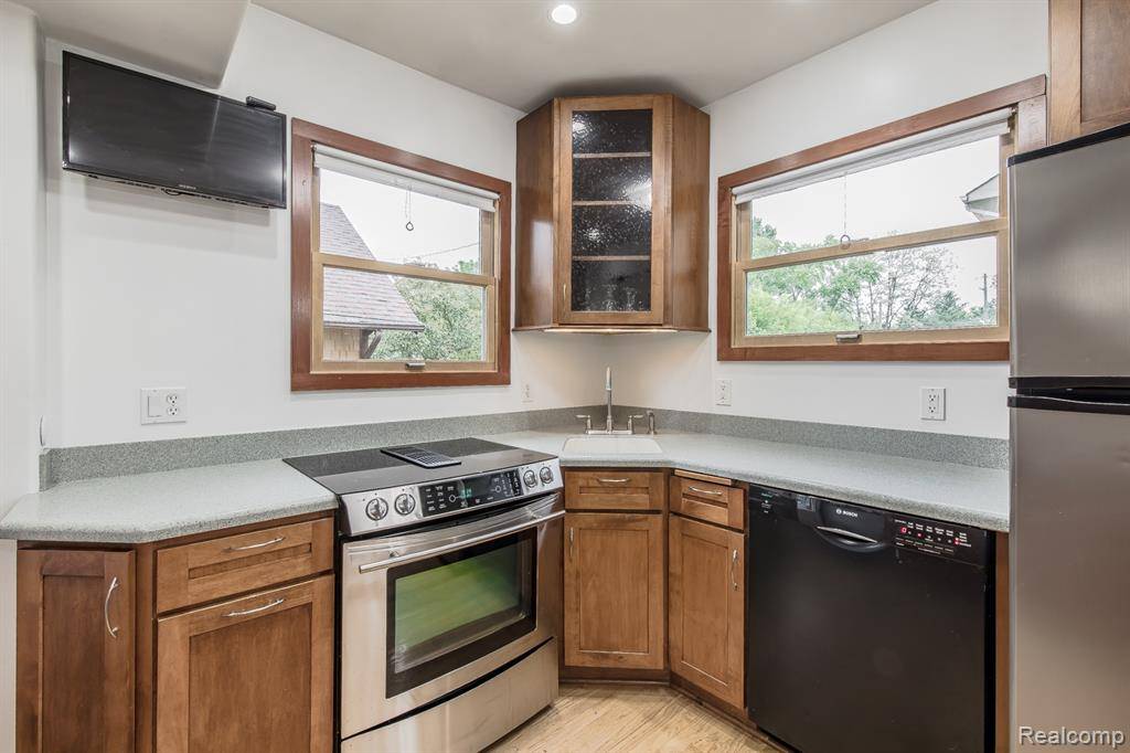 Orion Twp, MI 48362,284 W Clarkston Road