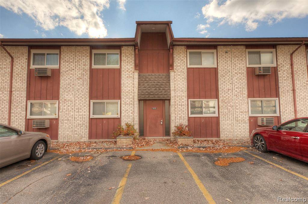 Westland, MI 48185,7615 Woodview Street #3