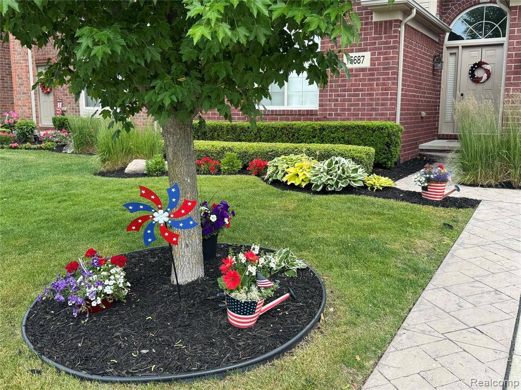 Shelby Twp, MI 48317,5687 GREGORY Drive