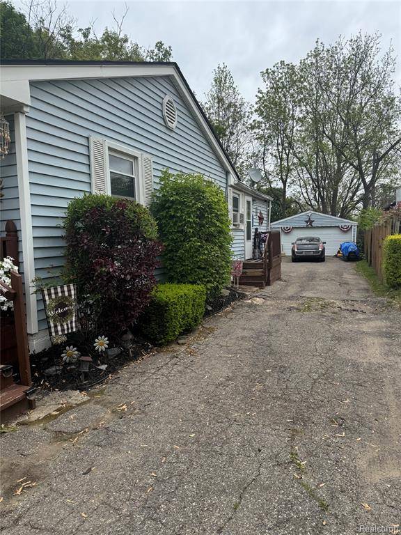 Pontiac, MI 48342,88 N Astor Street