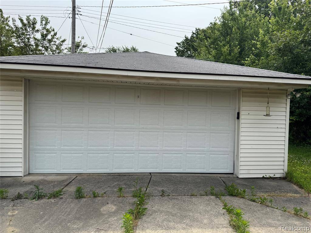 Dearborn Heights, MI 48127,6604 Colonial Street