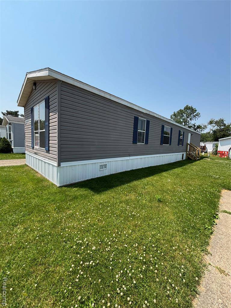 Flint, MI 48532,1524 Crescent Ln Dr Lot 49