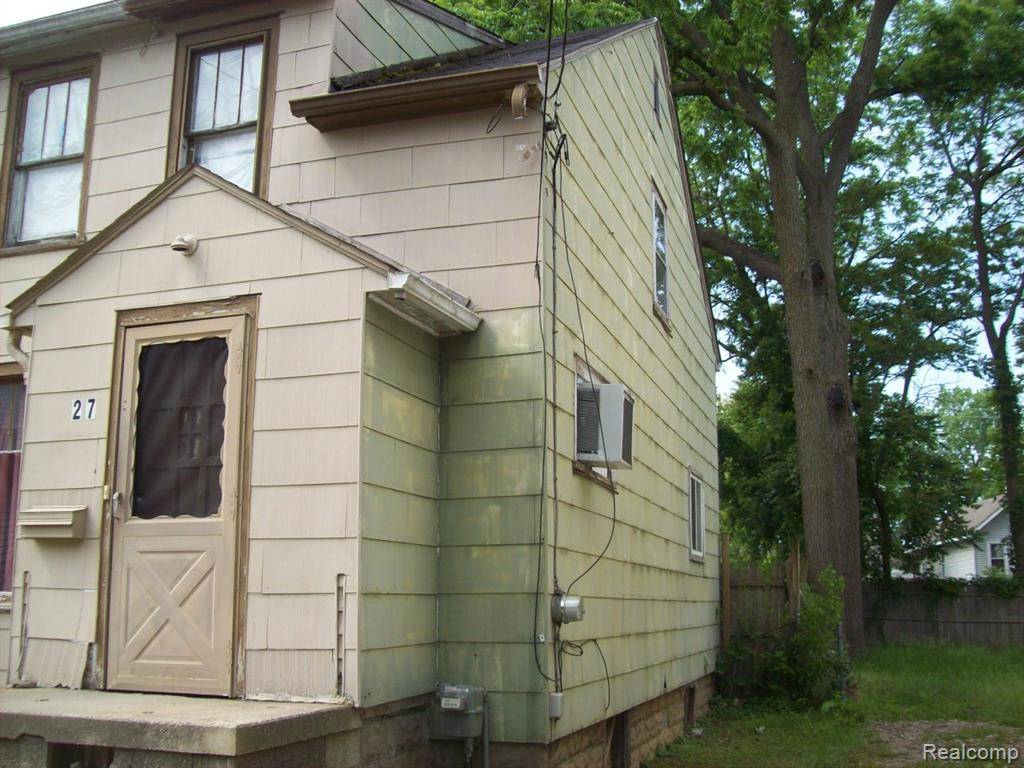 Pontiac, MI 48342,27 Clarence Street