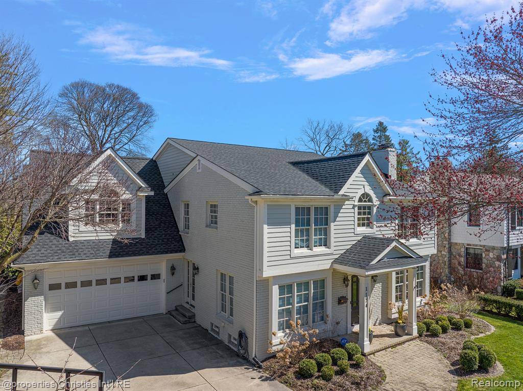 Birmingham, MI 48009,1174 LAKESIDE Drive