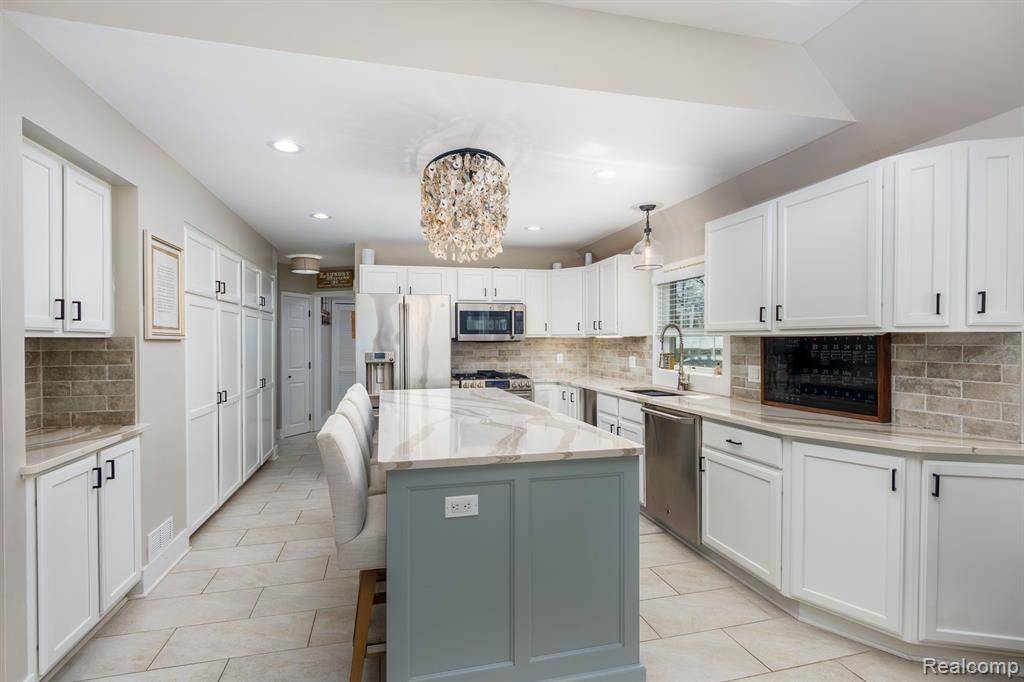 Green Oak Twp, MI 48178,9235 SILVERSIDE