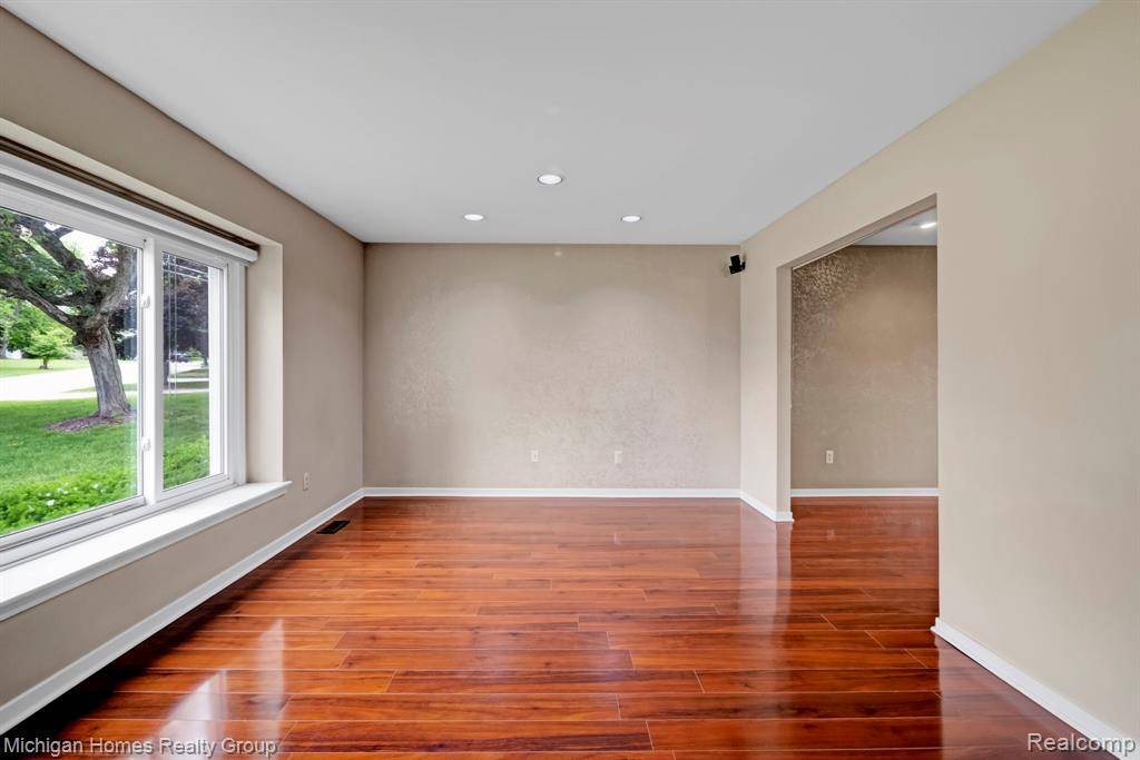 Farmington Hills, MI 48331,34516 Bunker Hill Drive
