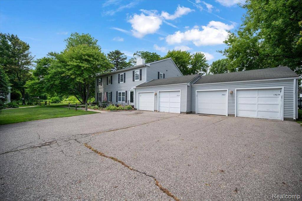 Clinton Twp, MI 48038,17013 Smugglers Cove Street