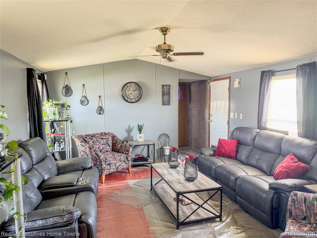 Clinton Twp, MI 48036,43636 Teal Cir