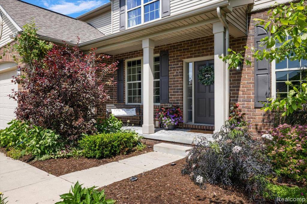Oakland Twp, MI 48363,966 Wynstone Circle N