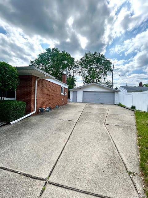 Madison Heights, MI 48071,30821 Longfellow Avenue