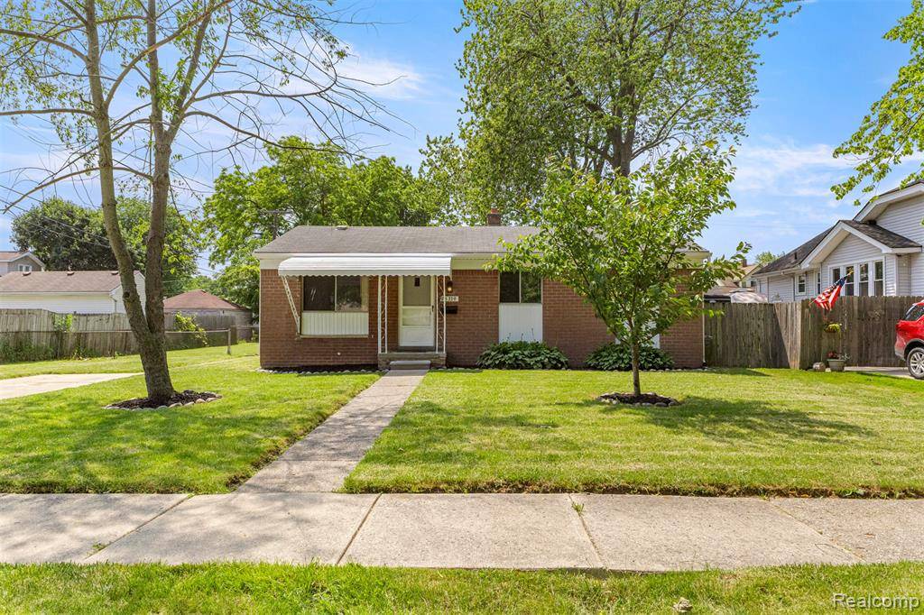 Roseville, MI 48066,26339 Hollywood Street
