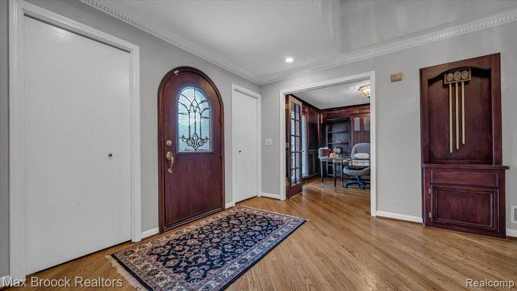 Rochester Hills, MI 48309,404 SHELLBOURNE Drive