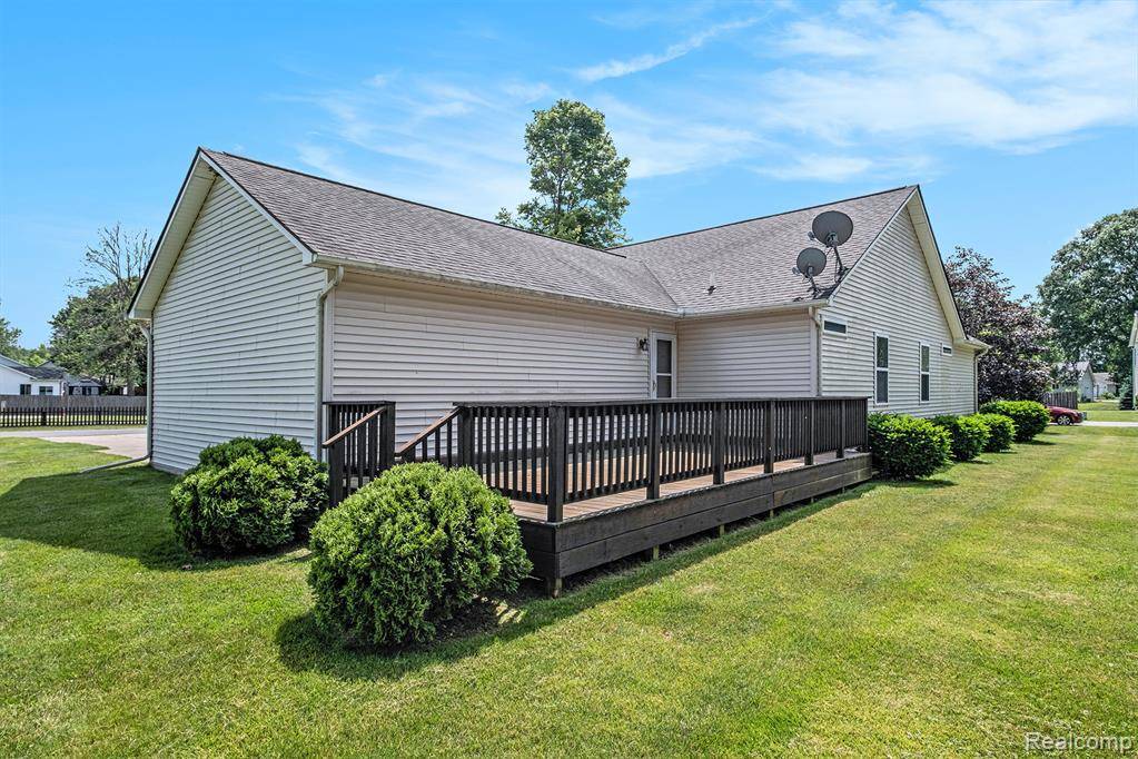 Burton, MI 48519,2304 Hickory Hollow