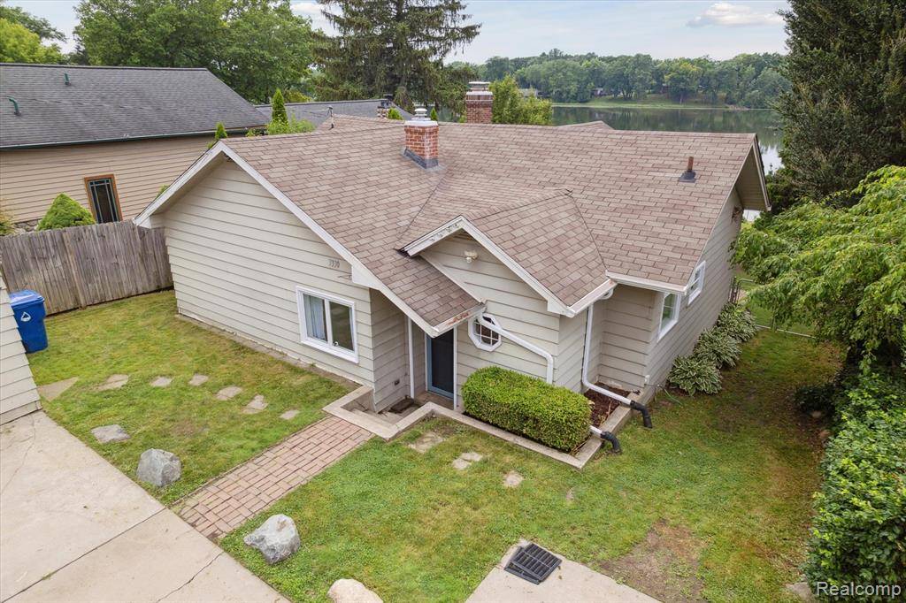Waterford Twp, MI 48328,3330 Lexington Road