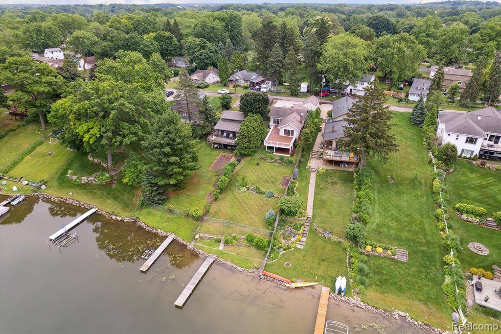 Waterford Twp, MI 48328,3330 Lexington Road