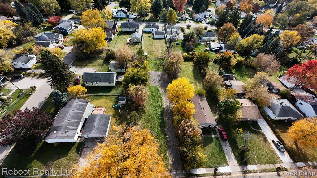 Pontiac, MI 48340,686 Peacock Avenue