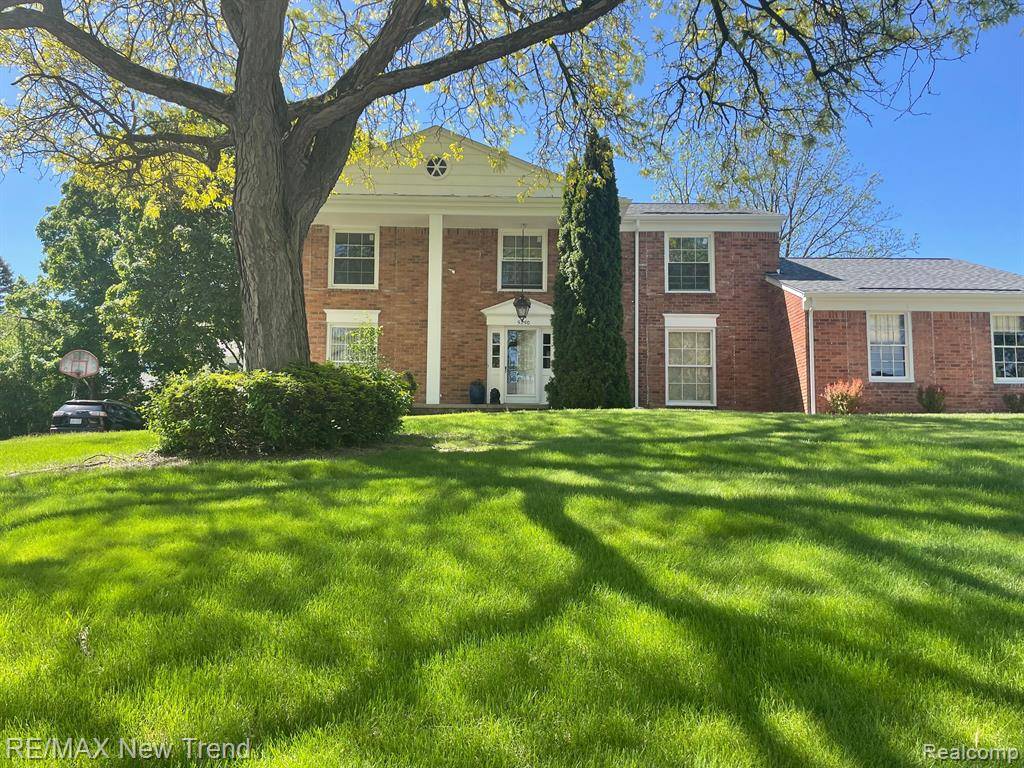 West Bloomfield Twp, MI 48323,5250 Hardwoods Drive