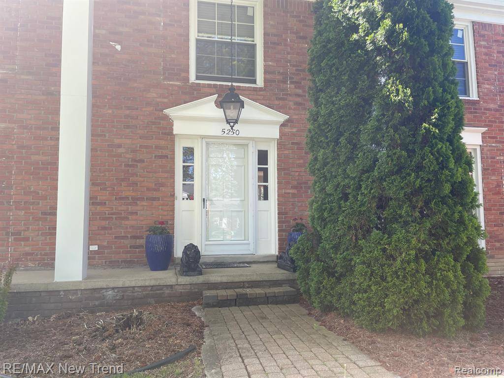 West Bloomfield Twp, MI 48323,5250 Hardwoods Drive