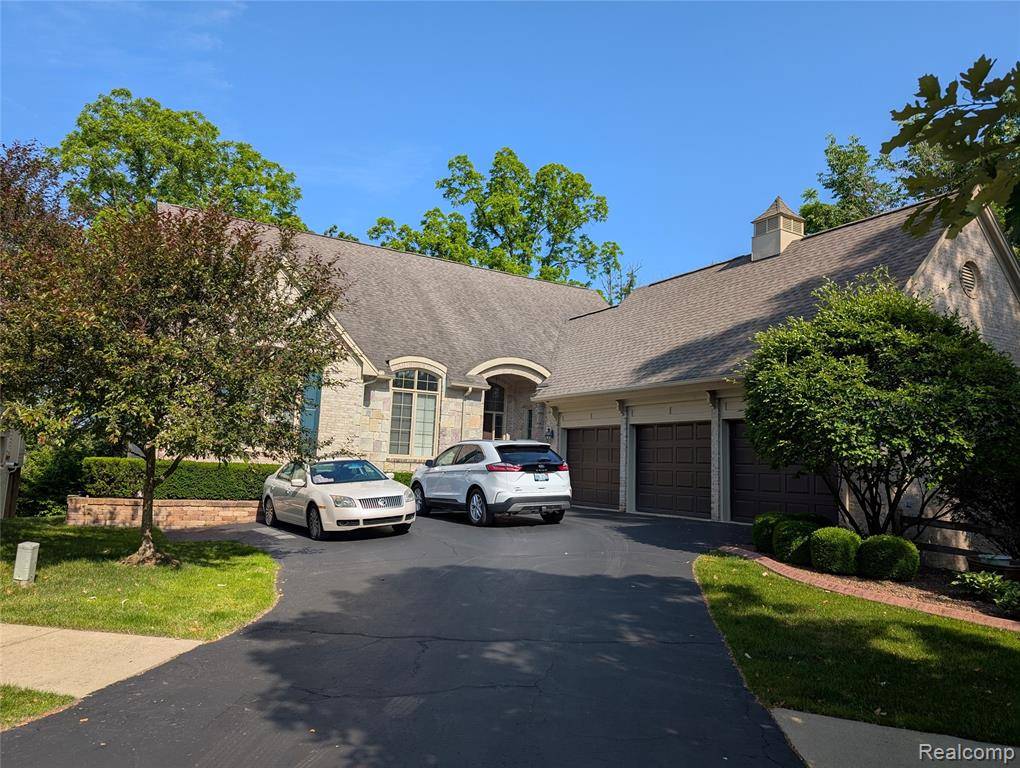 Novi, MI 48374,25130 Sutton Court
