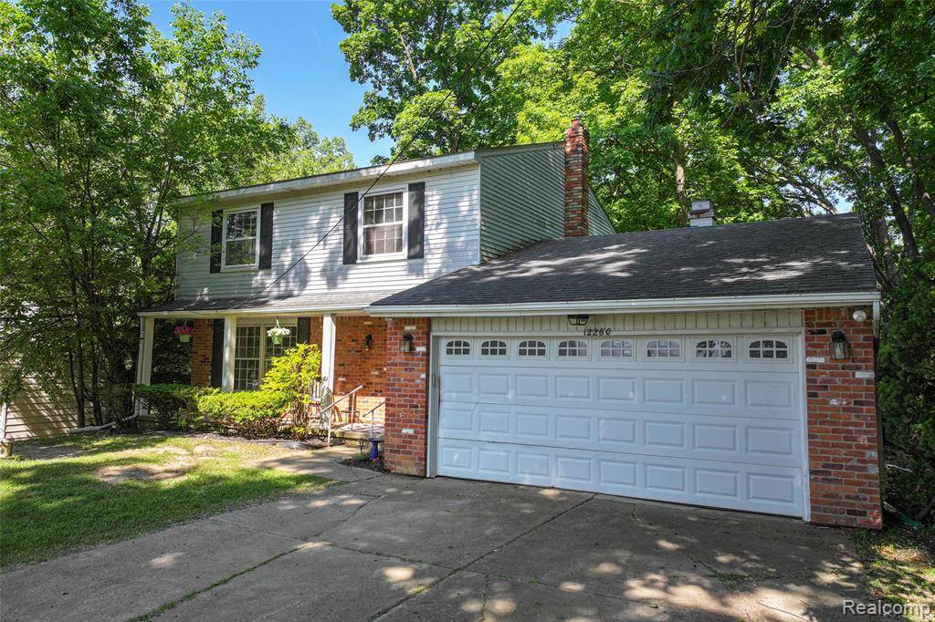 Fenton, MI 48430,12260 Dollar Lake Drive