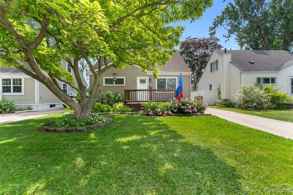 Clawson, MI 48017,137 Leroy Avenue