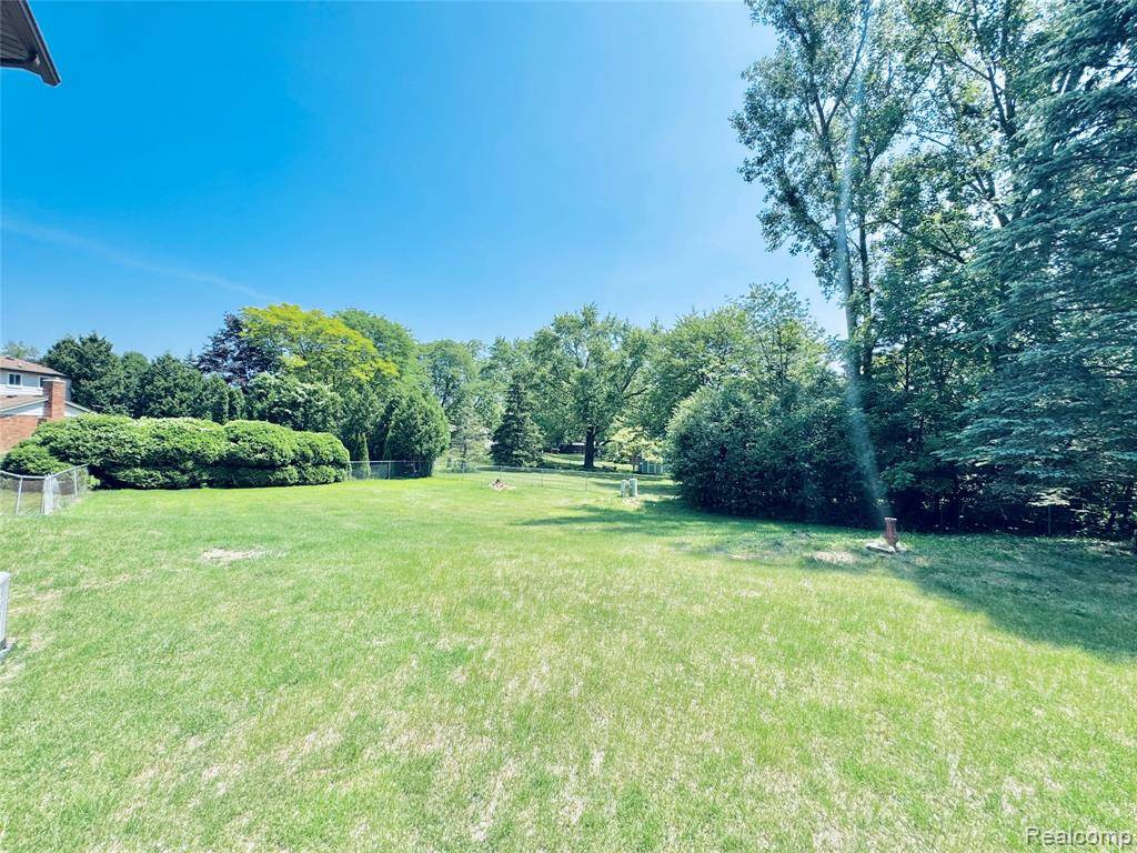 White Lake Twp, MI 48386,694 Robar Circle