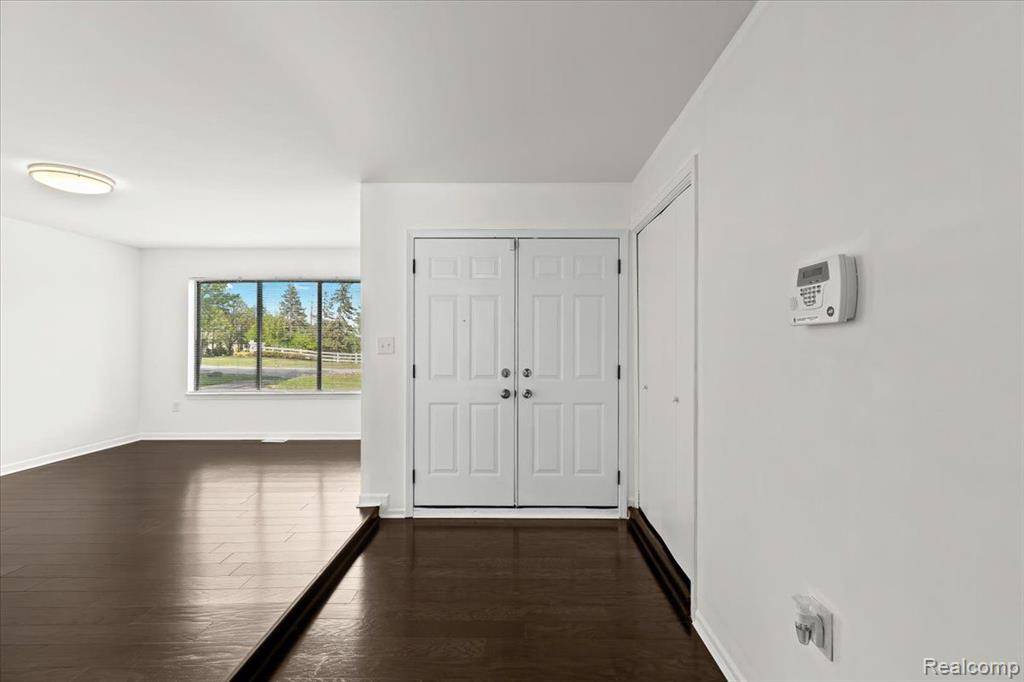 Farmington Hills, MI 48335,20937 Halsted Road