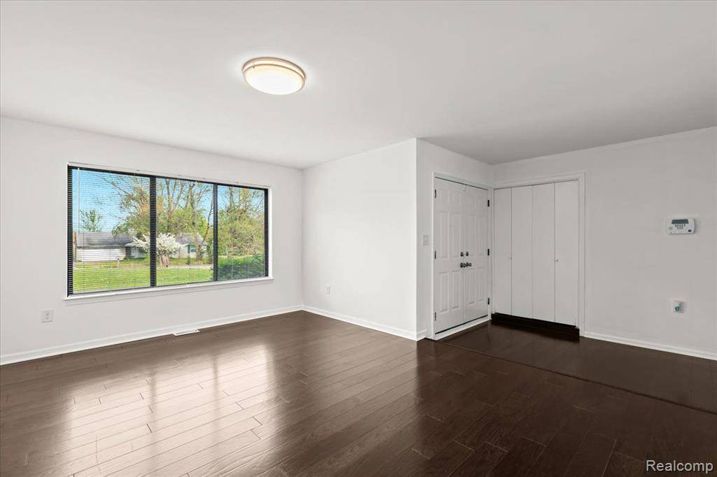 Farmington Hills, MI 48335,20937 Halsted Road
