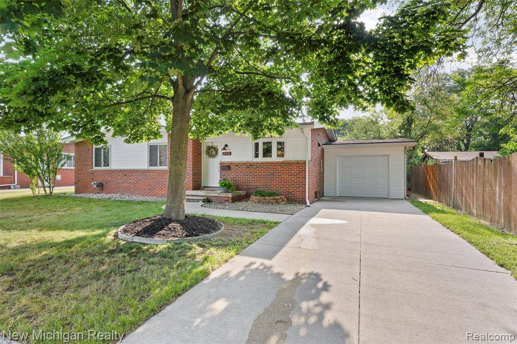 Livonia, MI 48152,20138 Weyher Street