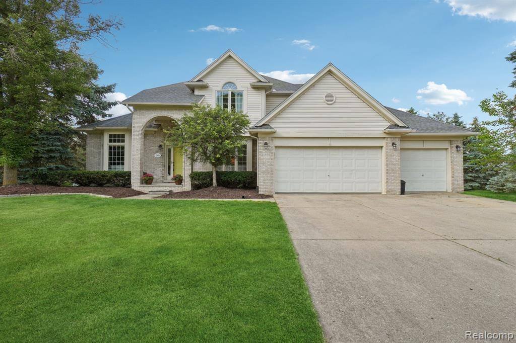 Farmington Hills, MI 48335,21898 Aspen Court