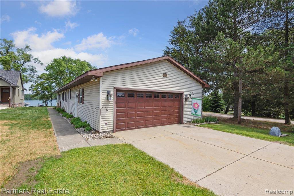 Brighton, MI 48114,8331 Hilton Road