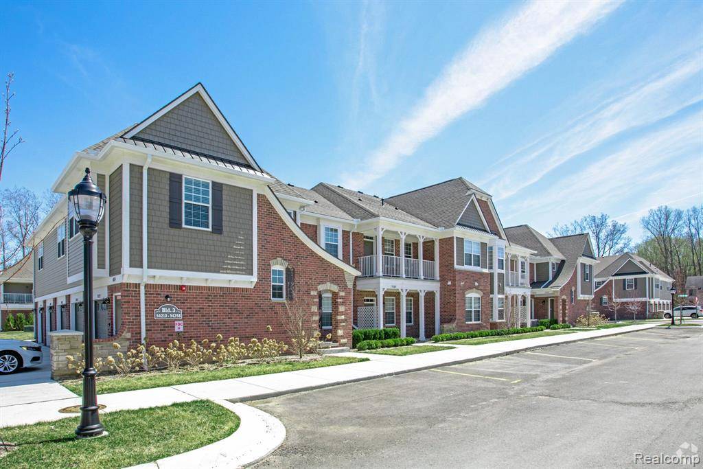 Shelby Twp, MI 48316,54195 Bay Pointe Drive