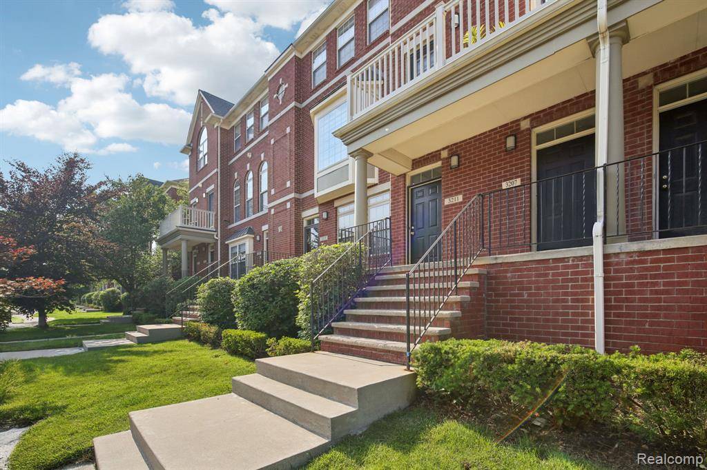 Troy, MI 48084,3207 Camden Drive 7 110