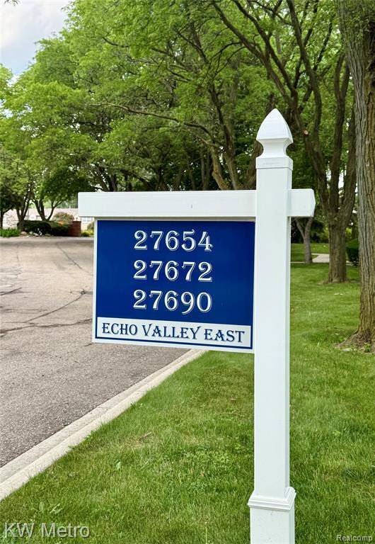 Farmington Hills, MI 48334,27654 E Echo Valley 132