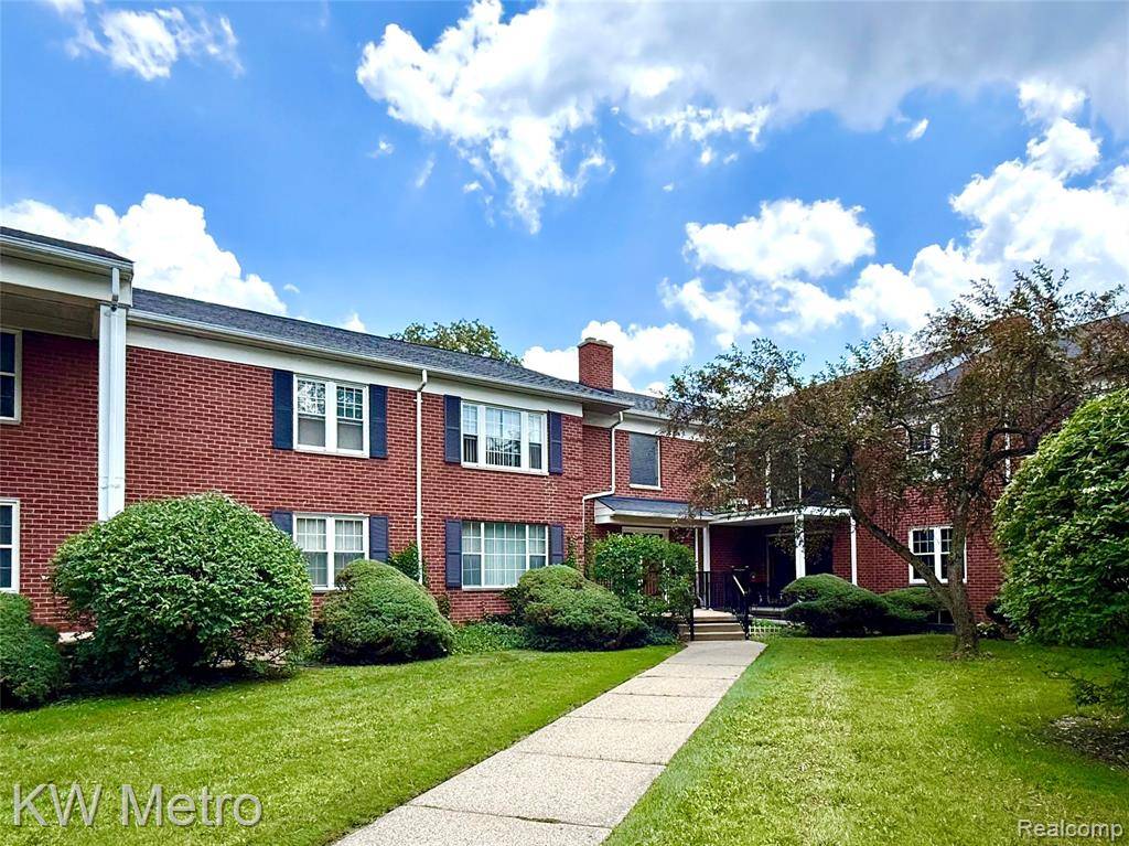 Farmington Hills, MI 48334,27654 E Echo Valley 132