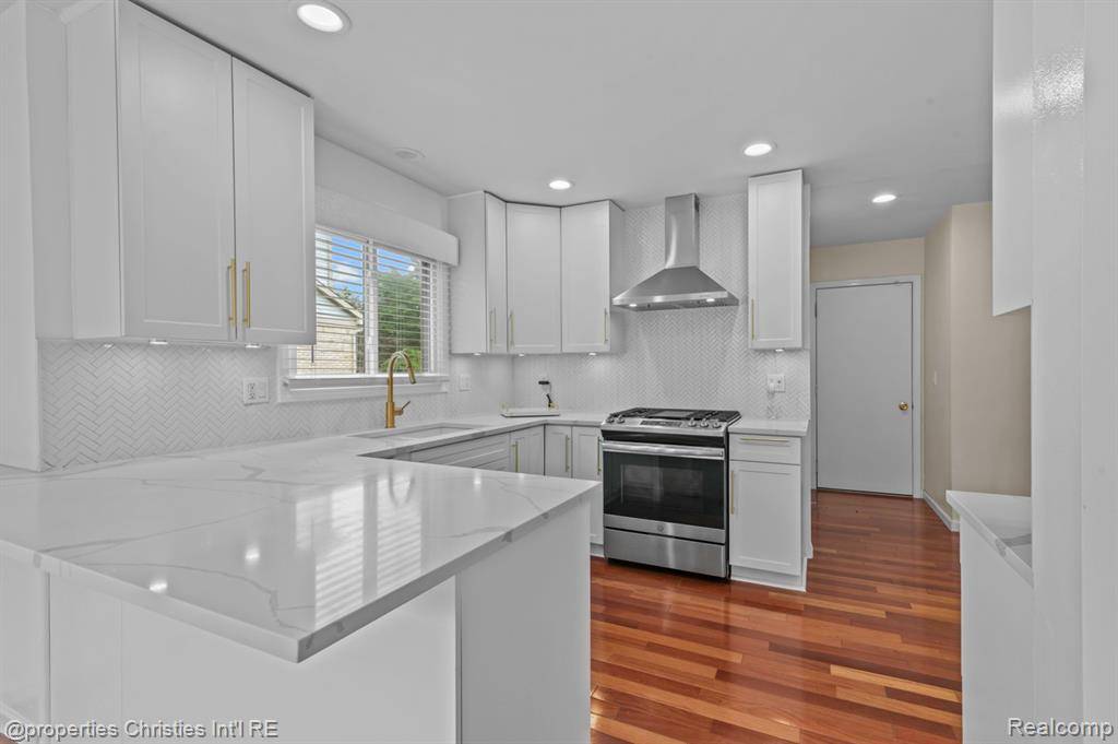 Novi, MI 48374,24707 Picara Drive