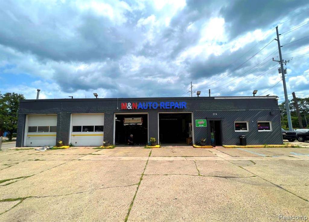 Clinton Twp, MI 48036,374 N Gratiot Avenue