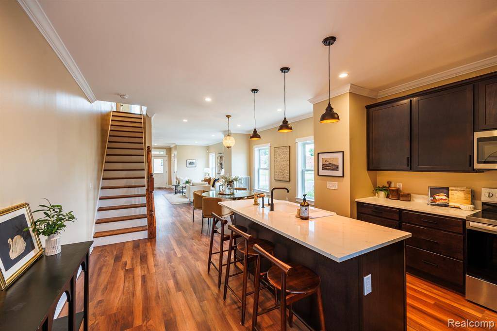 Flint, MI 48502,335 W Fifth Avenue 5 2